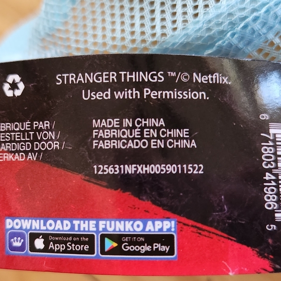 Stranger Things Dustin Henderson Trucker Hat Thinking Cap NWT Netflix Funko - Picture 3 of 4